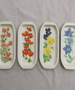 Bộ 4 khay thép tráng men Nhật Bản hoạ tiết hoa lá